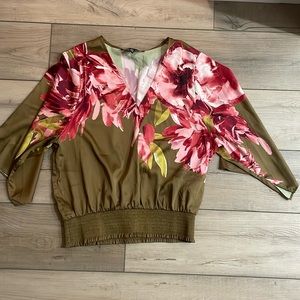 WHITE HOUSE BLACK MARKET floral blouse